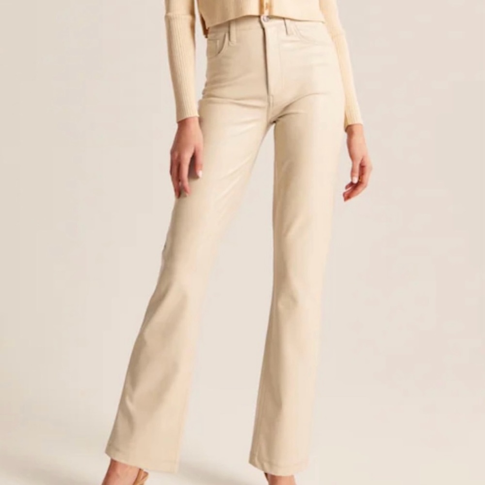 Abercrombie & Fitch Curve Love 90s Straight Leather Pant (Cream)